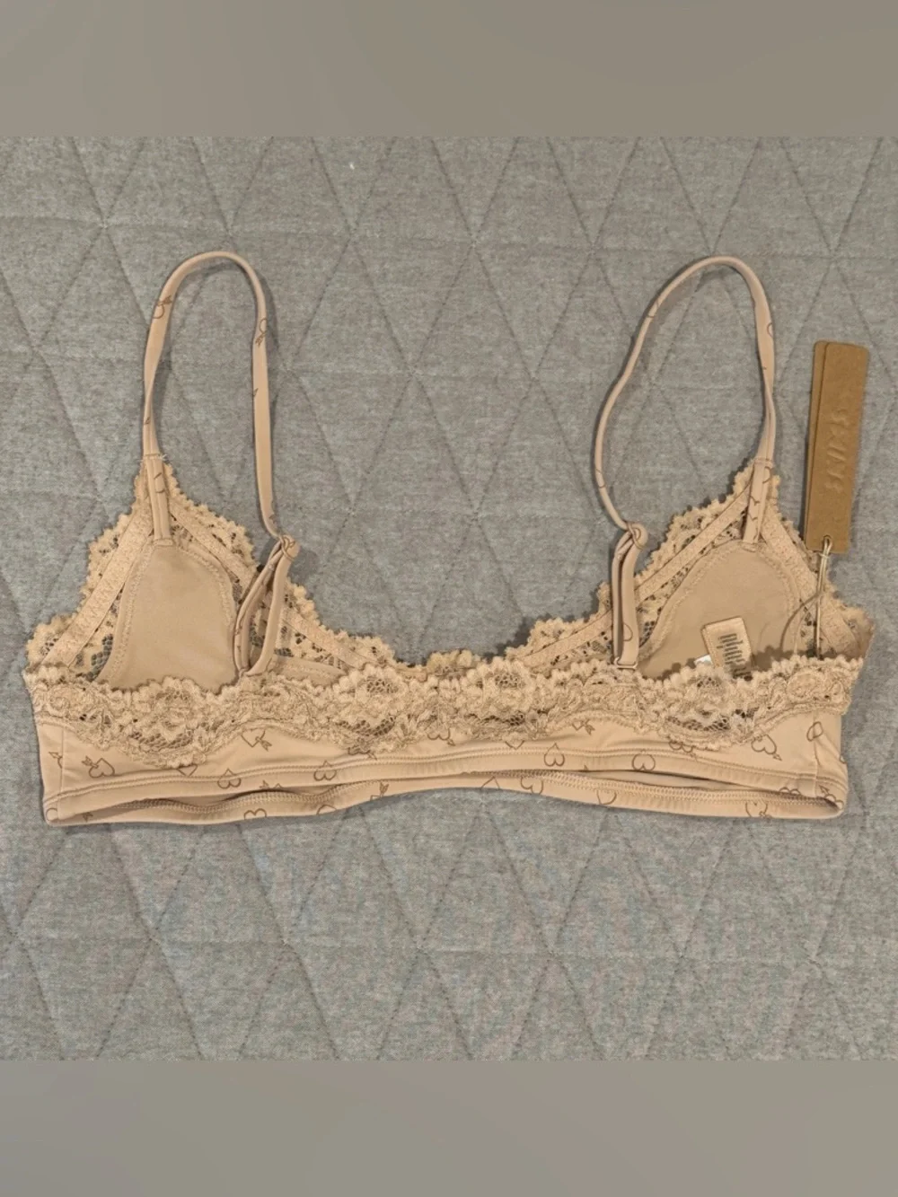 SKIMS Fits Everybody Lace Scoop Bralette Mica Sketched Hearts Medium NWT - Picture 2 of 3